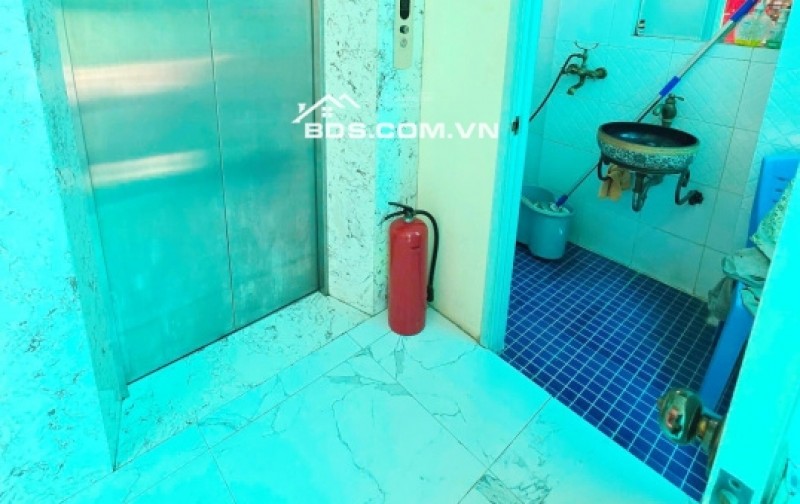 Xuất cảnh CHDV 15 phòng mặt tiền 93 đường số 49 Tân Quy Q7 giá 27.4 tỷ