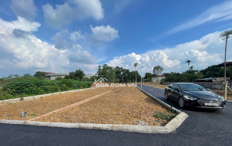 BÁN ĐẤT KHU NHÀ GIÀU TRẠI HỒ – CỔ ĐÔNG, SƠN TÂY – VỊ TRÍ 2 MẶT TIỀN CỰC ĐẸP – GIÁ F0 CỰC SỐC