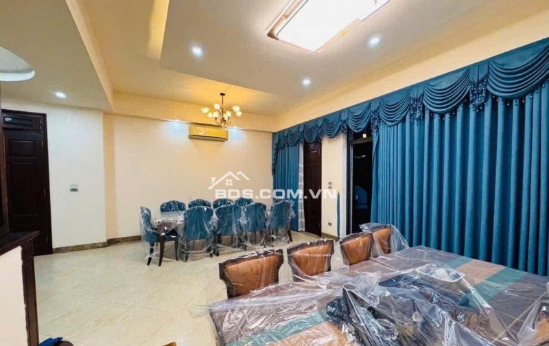 Bán nhà Hoàng Hoa Thám, Ba Đình, ngõ oto, gần mặt phố, 160m2, mặt tiền 12m, 22 tỷ.