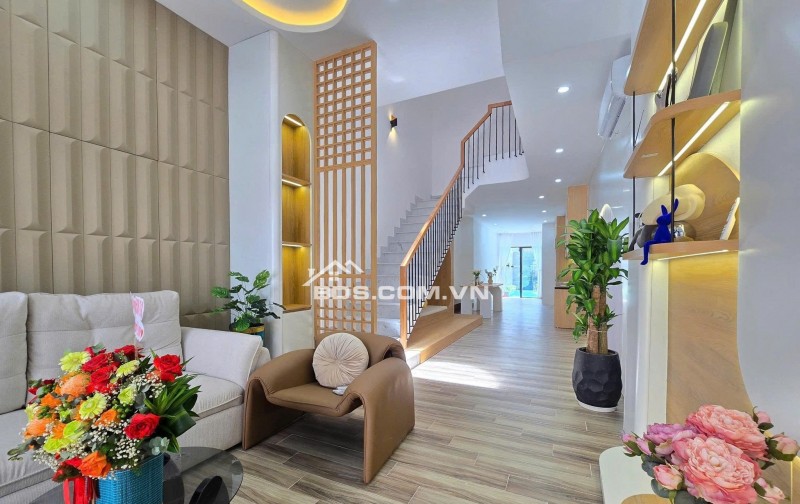 VILLA MINI 4 TẦNG – HỒ BƠI – SÁT BIỂN PHẠM VĂN ĐỒNG