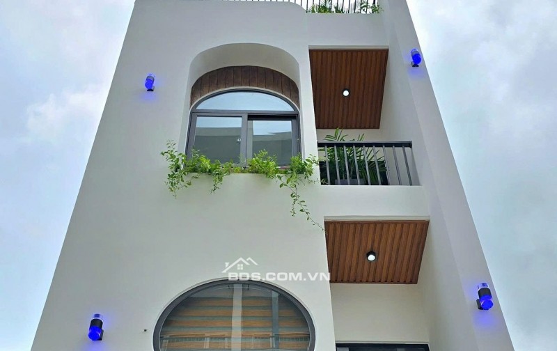 VILLA MINI 4 TẦNG – HỒ BƠI – SÁT BIỂN PHẠM VĂN ĐỒNG