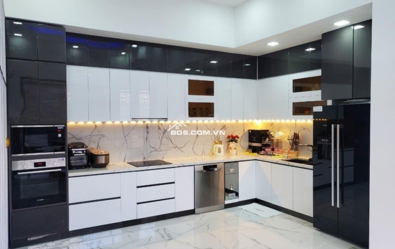 BÁN BIỆT THỰ TRUNG TÂM BÌNH THẠNH, HXH LÊ QUANG ĐỊNH, PHƯỜNG 7, BÌNH THẠNH. Dt 15x17m2 giá 27.99 tỷ