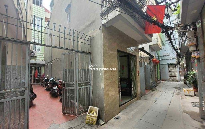 BÁN NHÀ TRIỀU KHÚC - DÂN XÂY - NỘI THẤT ĐẸP - 30M2 6.8 TỶ CÓ THƯƠNG LƯỢNG