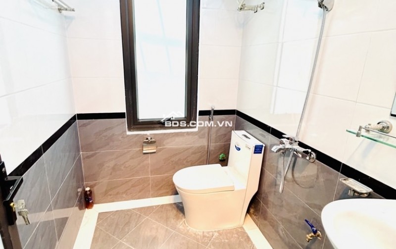  NHÀ ĐẸP TRUNG TÂM THẠCH BÀN – Ô TÔ QUA NHÀ – NGÕ THÔNG – Ở NGAY – GIÁ TỐT