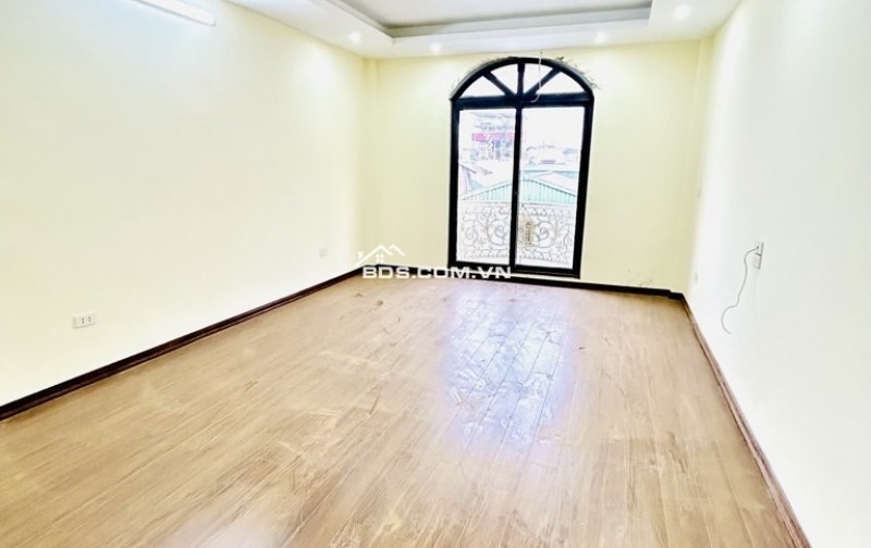 NHÀ MỚI ĐẸP - THANG MÁY XỊN - NGÕ NÔNG VÀO NHÀ – VŨ XUÂN THIỀU LONG BIÊN – Ở NGAY KHÔNG PHẢI SỬA