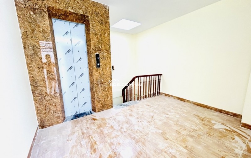 NHÀ MỚI ĐẸP - THANG MÁY XỊN - NGÕ NÔNG VÀO NHÀ – VŨ XUÂN THIỀU LONG BIÊN – Ở NGAY KHÔNG PHẢI SỬA
