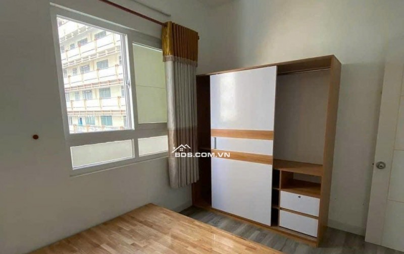 Chung cư Ngô Gia Tự, Hòa Hảo, Q10, 2PN, WC, 70m2, 10tr/tháng.