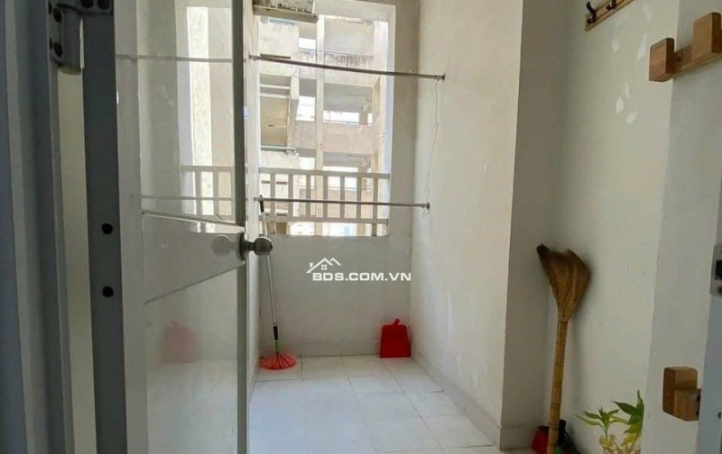 Chung cư Ngô Gia Tự, Hòa Hảo, Q10, 2PN, WC, 70m2, 10tr/tháng.