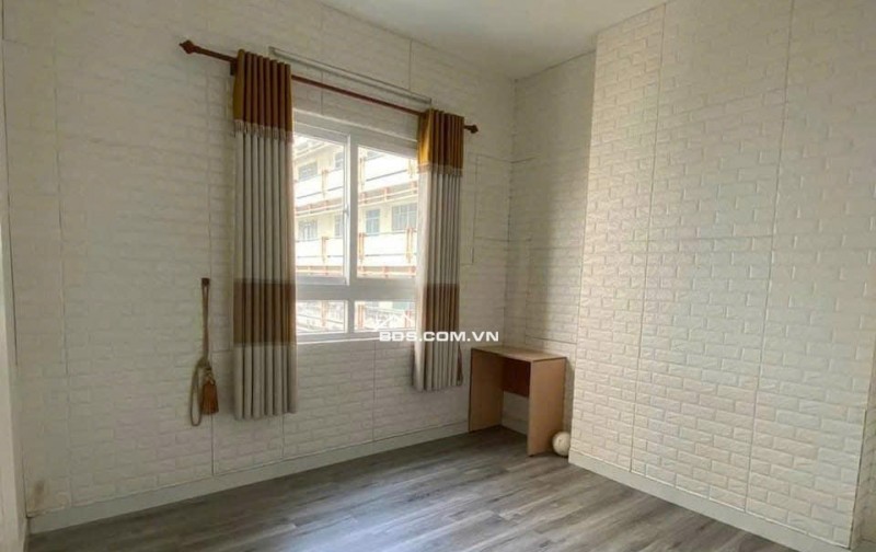 Chung cư Ngô Gia Tự, Hòa Hảo, Q10, 2PN, WC, 70m2, 10tr/tháng.