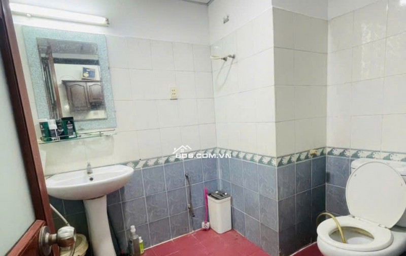 Chung cư Miếu Nổi, Vũ Huy Tấn, BT: 11tr/th, 2 pn rộng, 1wc 70m2, Nội thất.