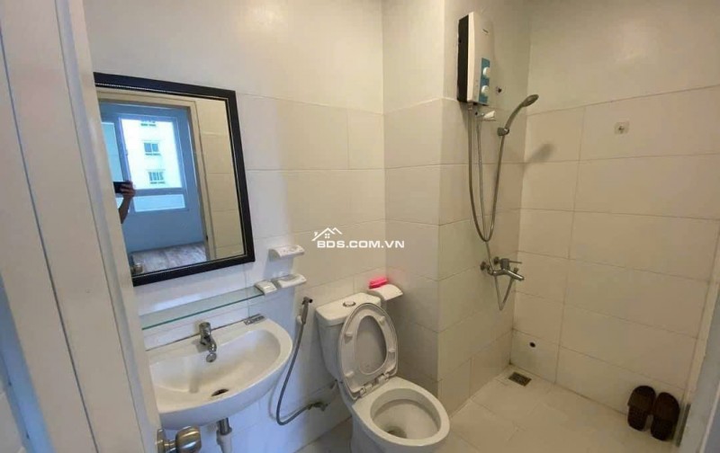 Chung cư Ngô Gia Tự, Hòa Hảo, Q10, 2PN, WC, 70m2, 10tr/tháng.