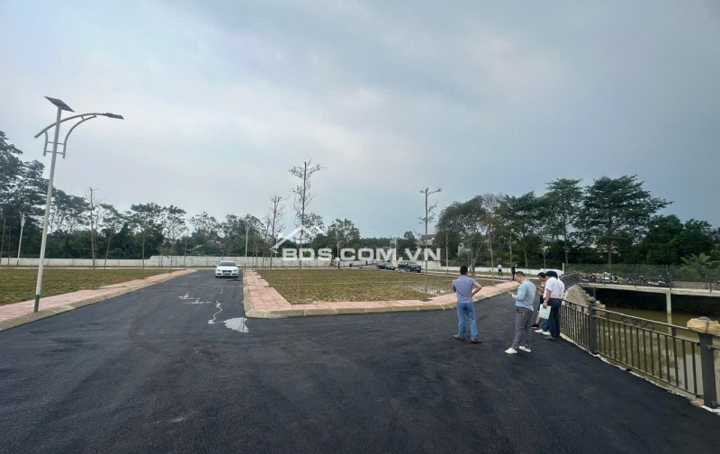 BÁN GẤP LÔ ĐÂT HẠ TẦNG ĐẸP NHẤT HÒA LẠC
