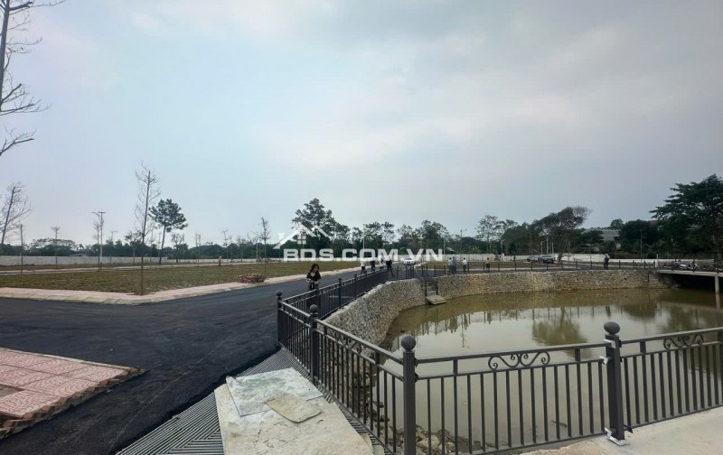 BÁN GẤP LÔ ĐÂT HẠ TẦNG ĐẸP NHẤT HÒA LẠC