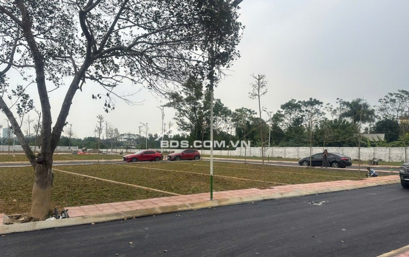BÁN GẤP LÔ ĐÂT HẠ TẦNG ĐẸP NHẤT HÒA LẠC