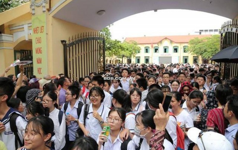 BÁN 4.500M2 GIÁ 150 TRIỆU GỌI O93.888.9O35 ĐẤT GẦN KCN SHR BAO MỌI PHÍ SANG TÊN