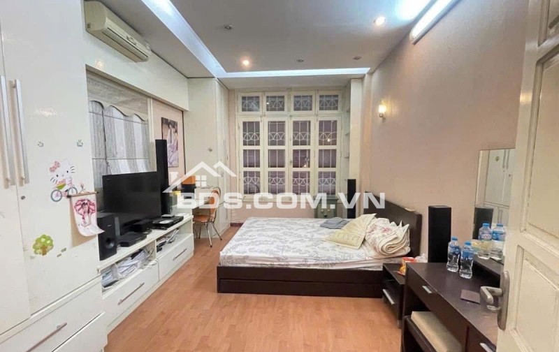 BÁN NHÀ NGUYỄN CHÍ THANH MẶT TIỀN 3.5M 6 TẦNG DIỆN TÍCH 30M2 GIÁ 8 TỶ