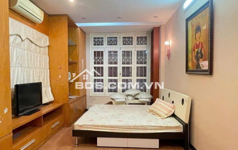 BÁN NHÀ NGUYỄN CHÍ THANH MẶT TIỀN 3.5M 6 TẦNG DIỆN TÍCH 30M2 GIÁ 8 TỶ