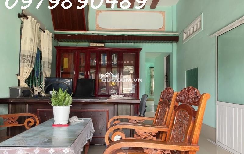 Cần bán nhà mặt tiền Nguyễn Chí Thanh - Hải Châu, 82 m2, 3  tầng, giá hơn 8 tỷ
