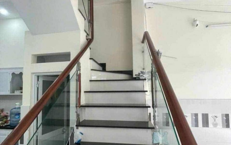  Bán nhà mặt tiền kinh doanh đỉnh 2tầng ko lộ giới..t