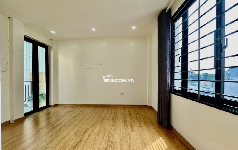  NHÀ MỚI ĐẸP LÔ GÓC – Ô TÔ VÀO NHÀ – THANG MÁY – FULL NỘI THẤT – TRUNG TÂM, THẠCH BÀN, LONG BIÊN 