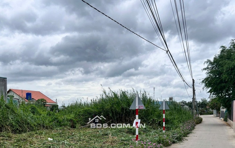 HH 2% MG - Bán nhanh lô góc 2 mặt tiền Lê Văn Tâm 4m, giá 1 tỷ 250 liền kề TP Tân An