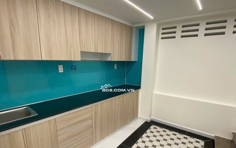 Bán nhà 4 tầng hẻm xe hơi ngay Lê Quang Định DT 42m2 Giá nhỉnh 7 tỷ