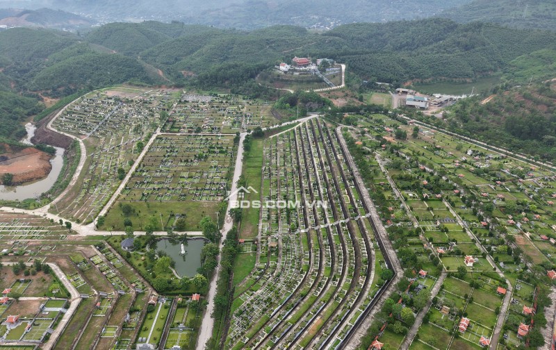 Giữ trọn yêu thương cho gia tộc – Khuôn viên 25m² Đồi Kim, phù hợp 8–12 phần mộ tại Lạc Hồng Viên