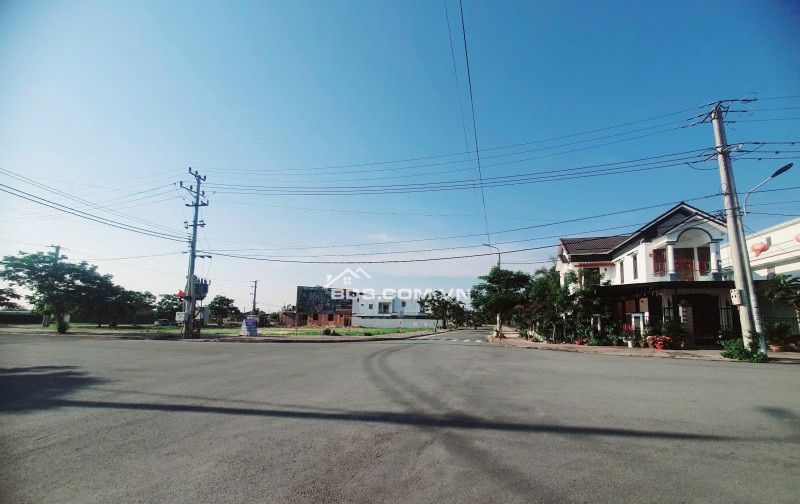 ĐẤT ĐƯỜNG TRẦN THỦ ĐỘ 126M2 NGANG 6M-DÀI 21M ĐƯỜNG 17M VIEW SÔNG HOÀI VÀ SÁT BIỂN AN BÀNG HỘI AN.