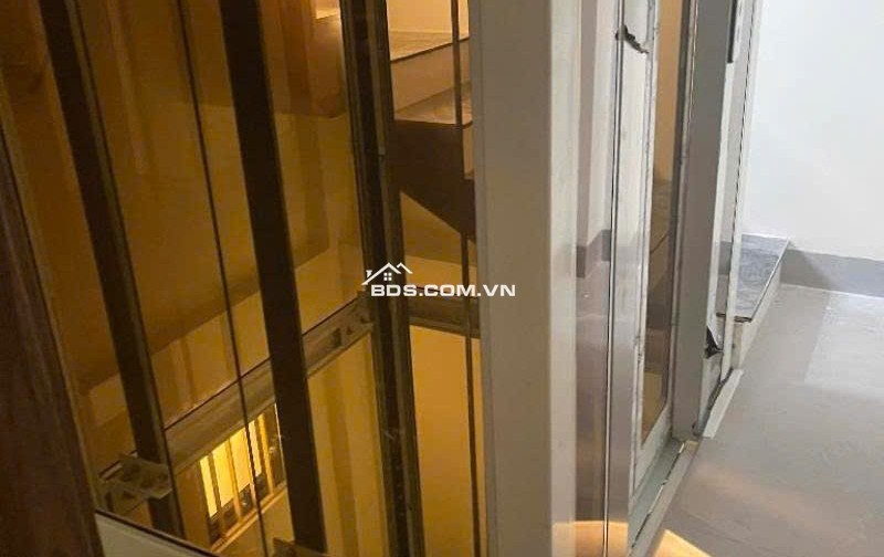 Nhà Trích Sài, 6 tầng thang máy, diện tích 43m, mặt. tiền 3m thoáng đẹp.