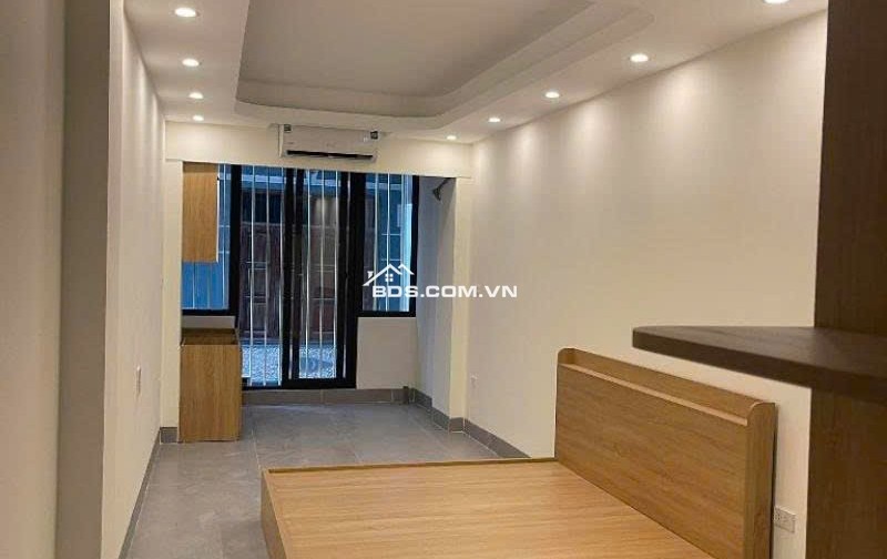 Nhà Trích Sài, 6 tầng thang máy, diện tích 43m, mặt. tiền 3m thoáng đẹp.