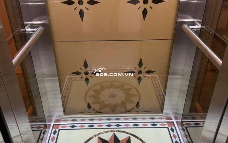 Nhà Trích Sài, 6 tầng thang máy, diện tích 43m, mặt. tiền 3m thoáng đẹp.