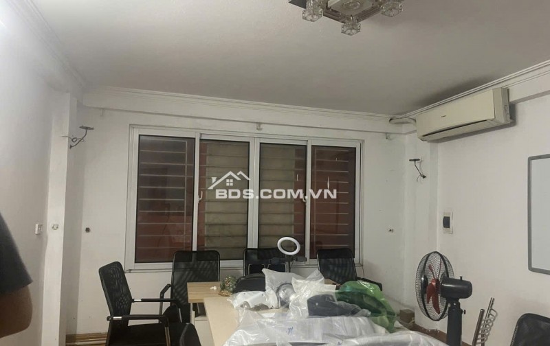 Bán Nhà Đội Cấn: 6,95 Tỉ,Oto đỗ cổng ,Sổ 30m ,MT 4,3m ,Kinh Doanh Đỉnh
