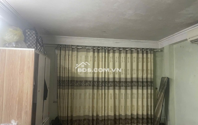 Bán Nhà Đội Cấn: 6,95 Tỉ,Oto đỗ cổng ,Sổ 30m ,MT 4,3m ,Kinh Doanh Đỉnh