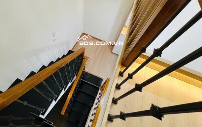3.85 tỷ Hai Bà Trưng - Nhà đẹp full nội thất sẵn ở. Dân xây kiên cố chắc chắn, ngõ rộng ba gác đỗ cửa.