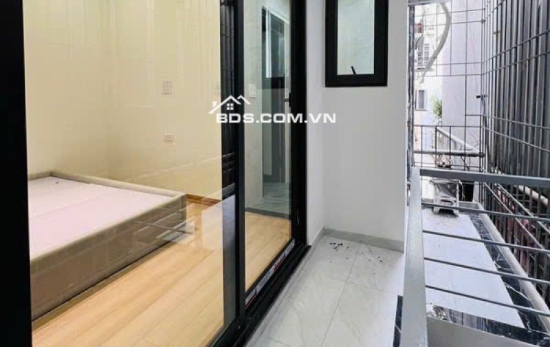 3.85 tỷ Hai Bà Trưng - Nhà đẹp full nội thất sẵn ở. Dân xây kiên cố chắc chắn, ngõ rộng ba gác đỗ cửa.