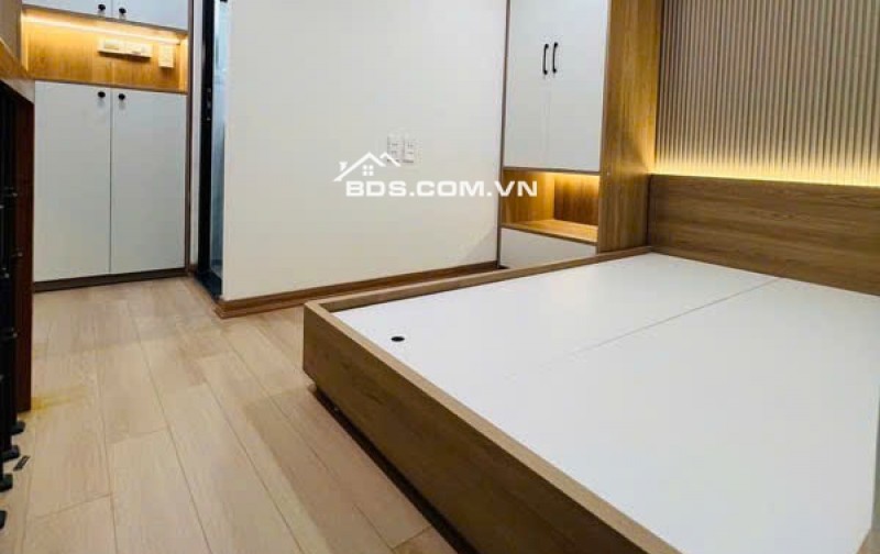 3.85 tỷ Hai Bà Trưng - Nhà đẹp full nội thất sẵn ở. Dân xây kiên cố chắc chắn, ngõ rộng ba gác đỗ cửa.