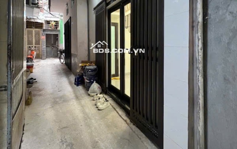 3.85 tỷ Hai Bà Trưng - Nhà đẹp full nội thất sẵn ở. Dân xây kiên cố chắc chắn, ngõ rộng ba gác đỗ cửa.