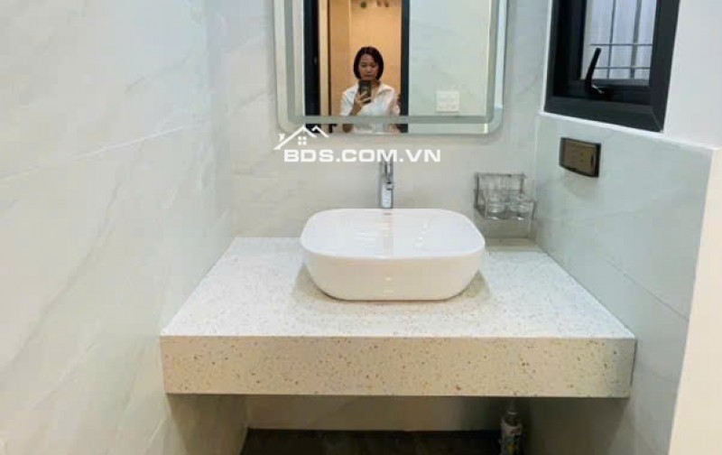 3.85 tỷ Hai Bà Trưng - Nhà đẹp full nội thất sẵn ở. Dân xây kiên cố chắc chắn, ngõ rộng ba gác đỗ cửa.