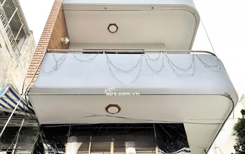 BÁN NHÀ QUẬN 10- MẶT TIỀN CHỢ NGUYỄN TRI PHƯƠNG- 5 TẦNG Ở NGAY: NHỈNH 10 TỶ. Mr Vũ: 0933910039