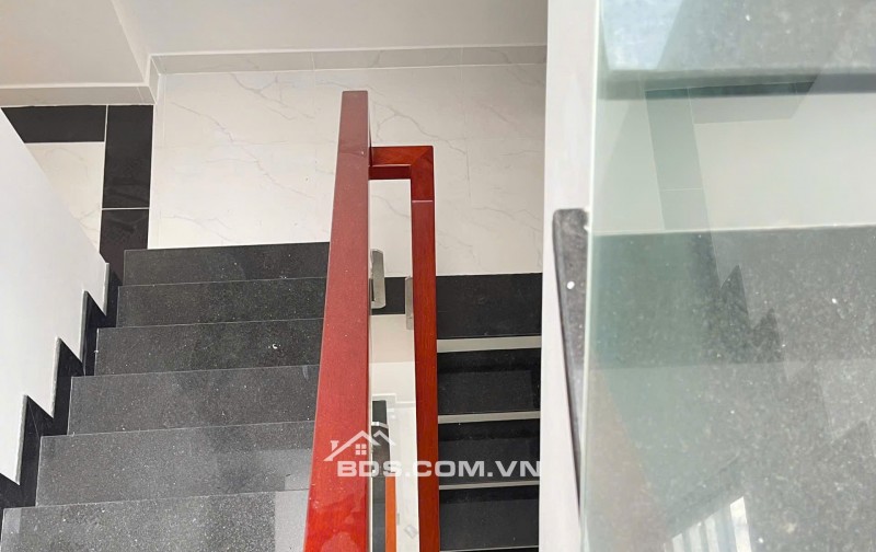 NHÀ HẺM XE TẢI 8M TRỊNH ĐÌNH TRỌNG - 100M2 - 3 TẦNG - GIÁ 10 TỶ X. LH:0903945067