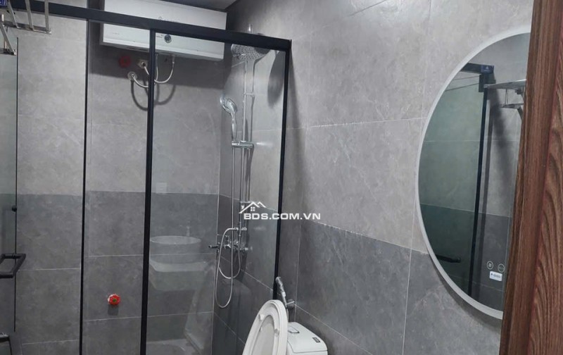 Bán Nhà Hoàng Hoa Thám: 7.9 Tỉ, MT 4.8m ,Sổ Vuông 30m..Thang Máy