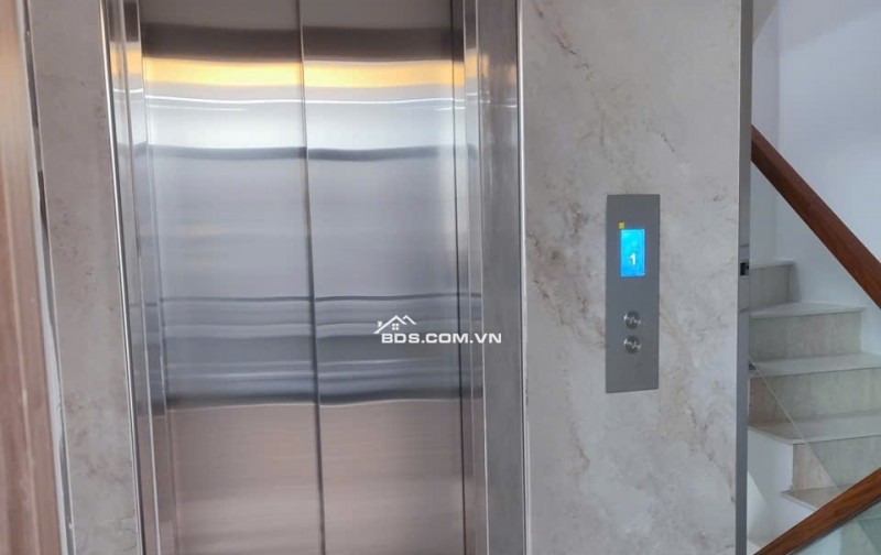 Bán Nhà Hoàng Hoa Thám: 7.9 Tỉ, MT 4.8m ,Sổ Vuông 30m..Thang Máy