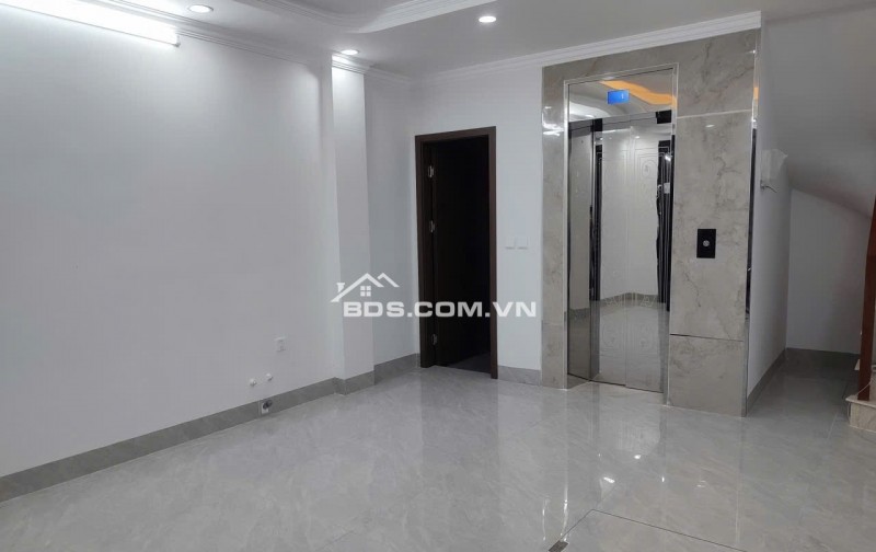 Bán Nhà Hoàng Hoa Thám: 7.9 Tỉ, MT 4.8m ,Sổ Vuông 30m..Thang Máy