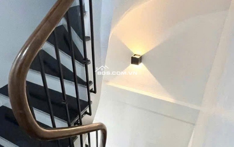 Bán nhà riêng tại Phường Kim Mã, Ba Đình, Hà Nội diện tích 27m2 giá 6.88 Tỷ