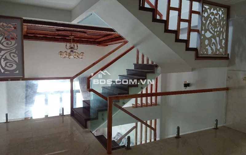 Gia đình sang Mỹ định cư cần bán nhà 2 tầng+lửng ,gần bệnh viện 600 giường Đà Nẵng giá rẻ
