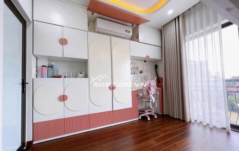 NHÀ ĐẸP- GIÁ TỐT - Vị Trí Đắc Địa Tại Khu Đấu Giá Ngõ Cổng Kiến Hưng, Hà Đông DT 50m2x 7T giá 16.3 tỷ