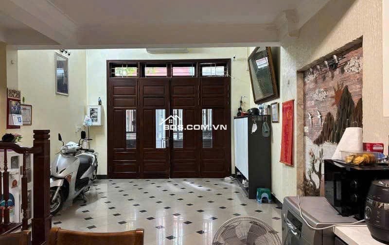 Chính chủ bán nhà 5 tầng diện tích 40m2 mặt tiền 4.5m mặt Phố Lý Thường Kiệt Hà Đông giá 13.6 tỷ