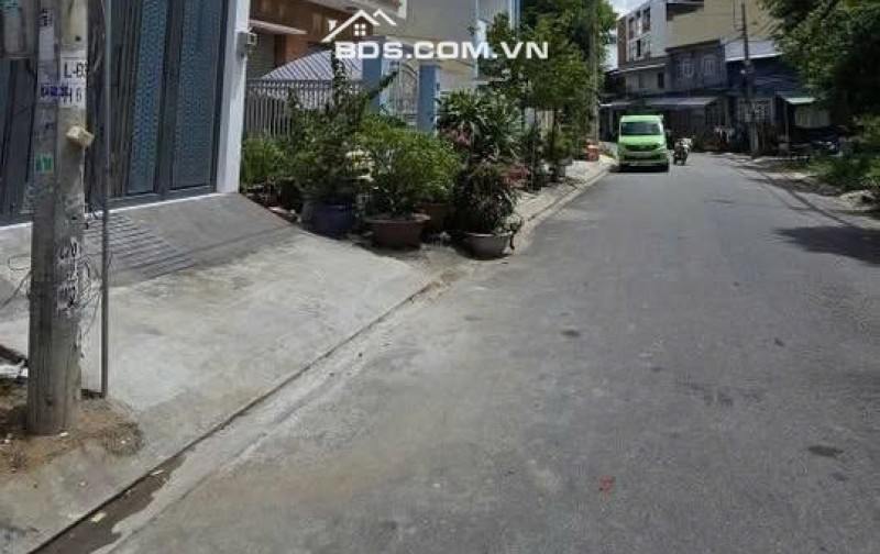 Cho thuê nhà nguyên căn 3 lầu, mặt tiền đường nhựa 10m tiện kinh doanh