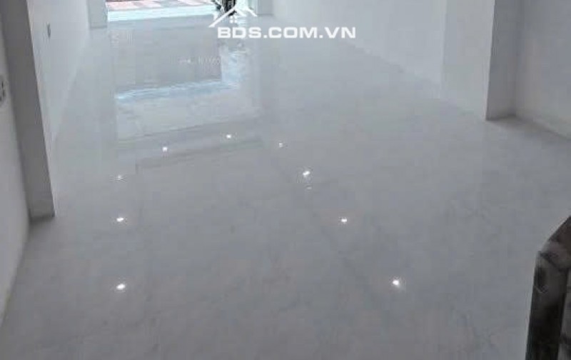 Cho thuê nhà nguyên căn 3 lầu, mặt tiền đường nhựa 10m tiện kinh doanh