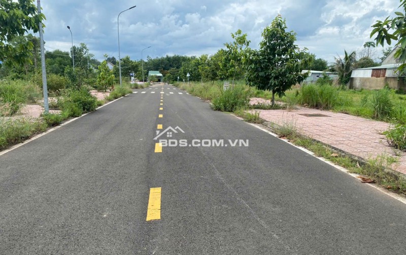 300tr/200m2 mặt tiền nhựa 8m , ngay chợ Tân Phước , cách DT 753 chỉ 50m